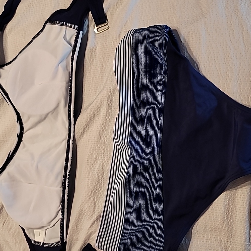 NWOT lines of design angled slimming bust enhancing bikini swim suit halter - Picture 9 of 11